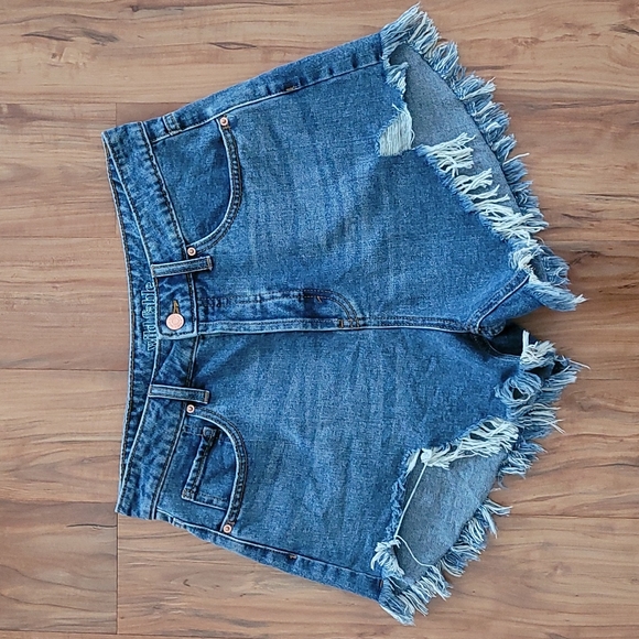 Wild Fable High Rise Distressed Cut Off Boho Festival Denim Jean Shorts Size 8